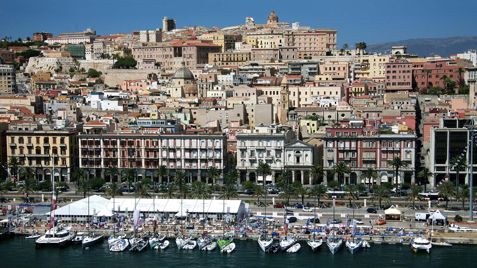 Cagliari dal mare